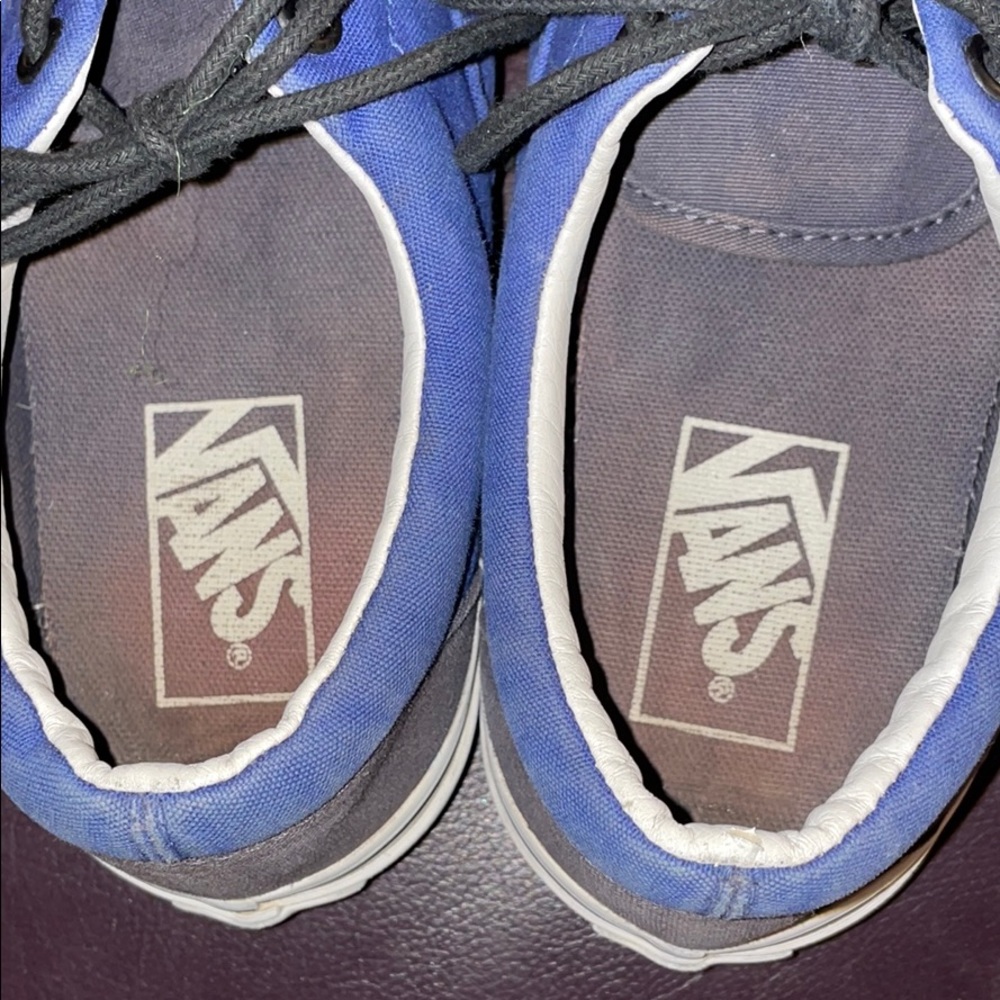 Vans - Picture 5 of 6